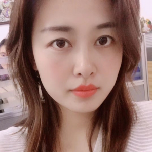 张妍