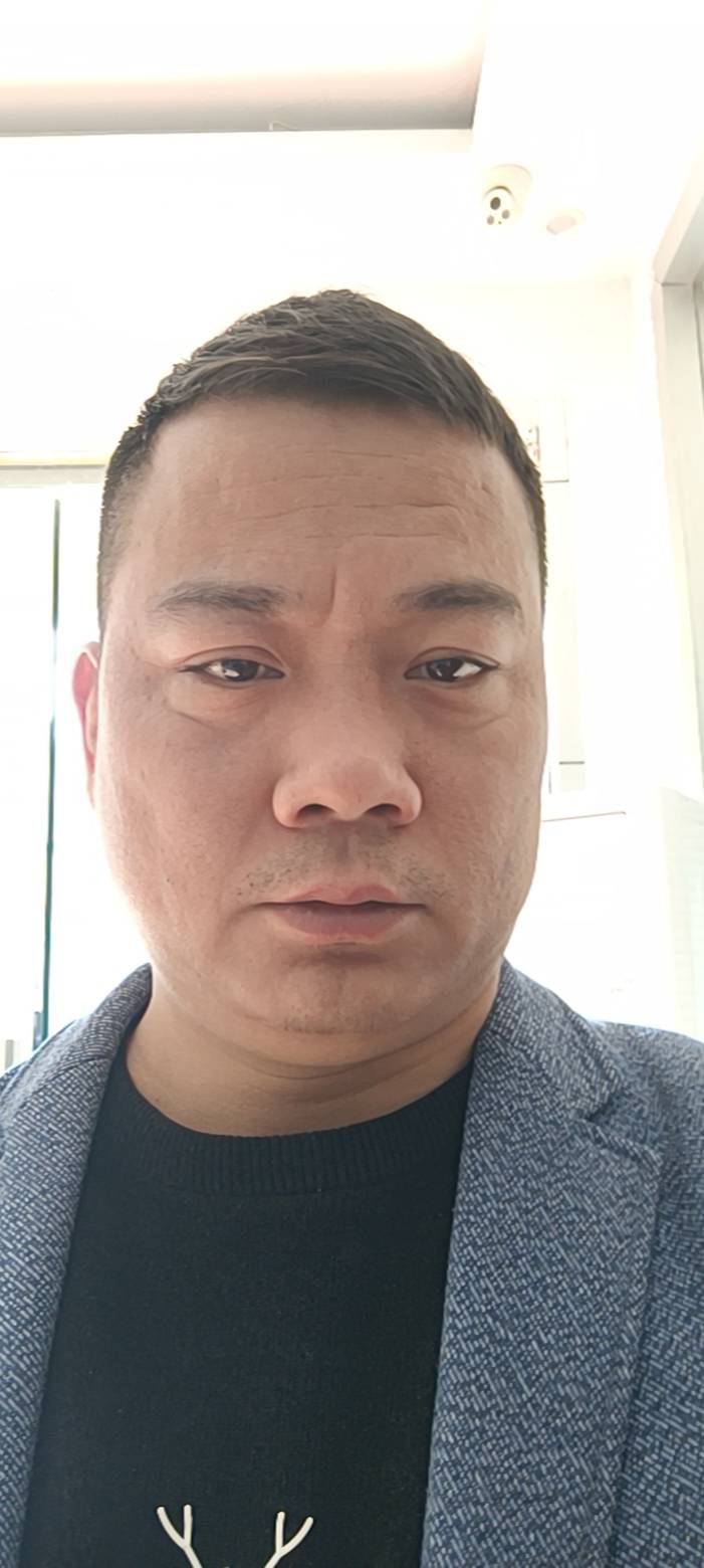 褚春岭